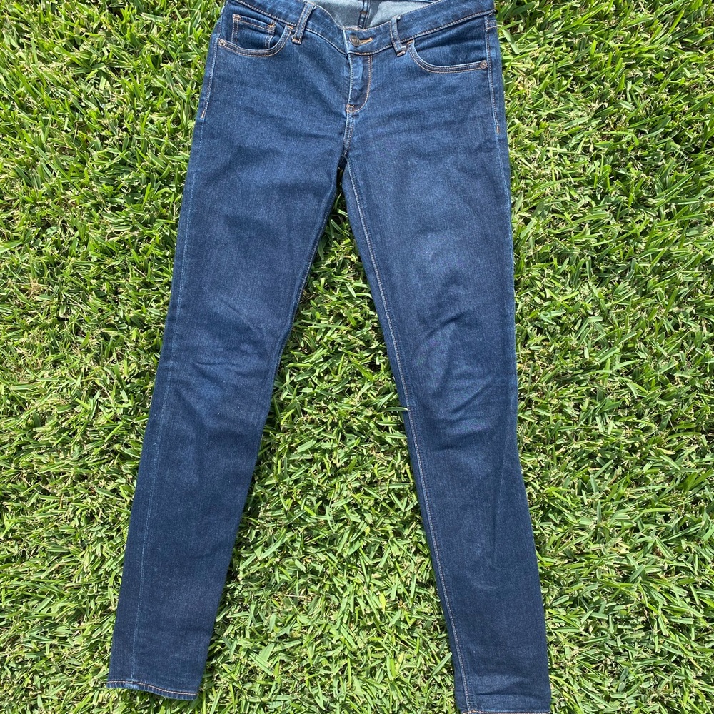 Abercrombie & Fitch Dark Wash Jeans. Size 2R, 26W